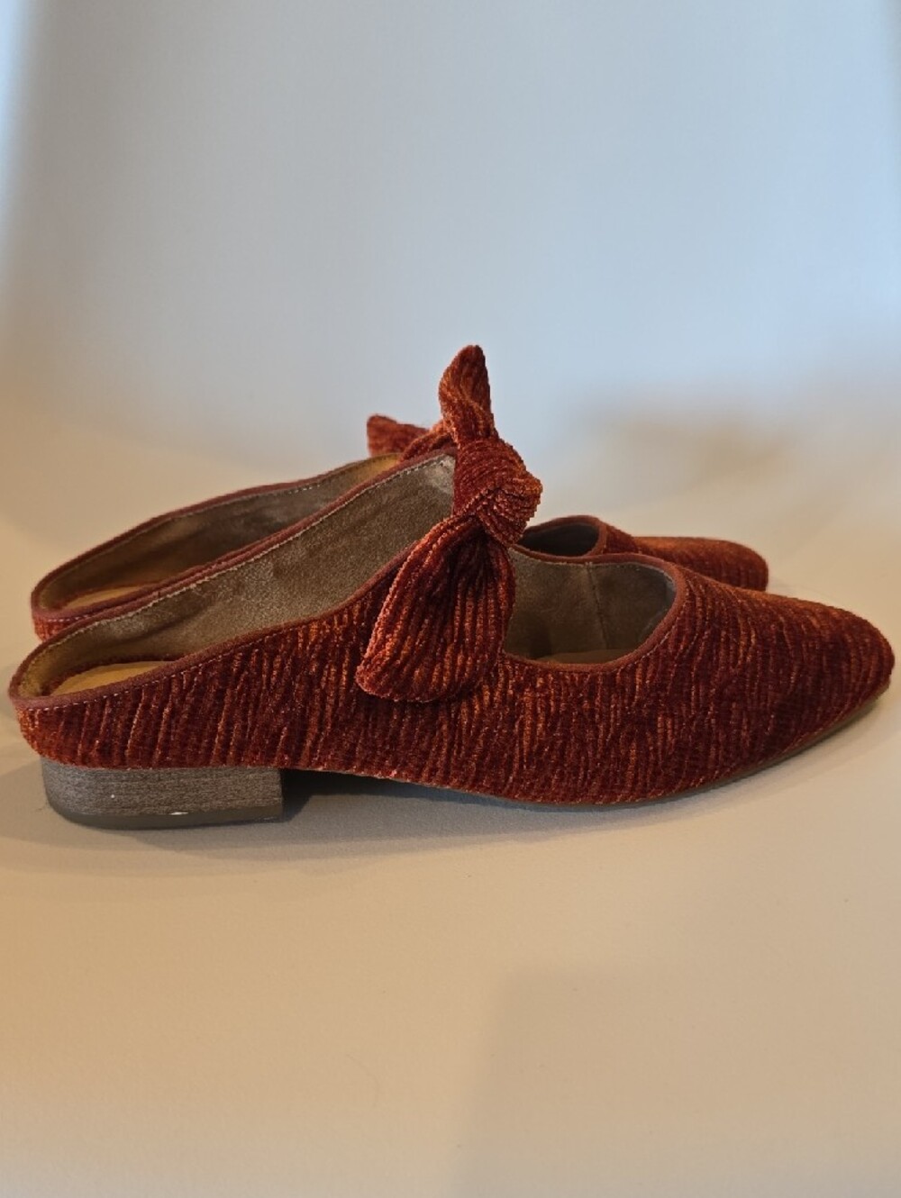 Universal Thread Angelica Mules Rust Orange Velvet Fabric Knot Bow Flats shoes - Picture 3 of 10